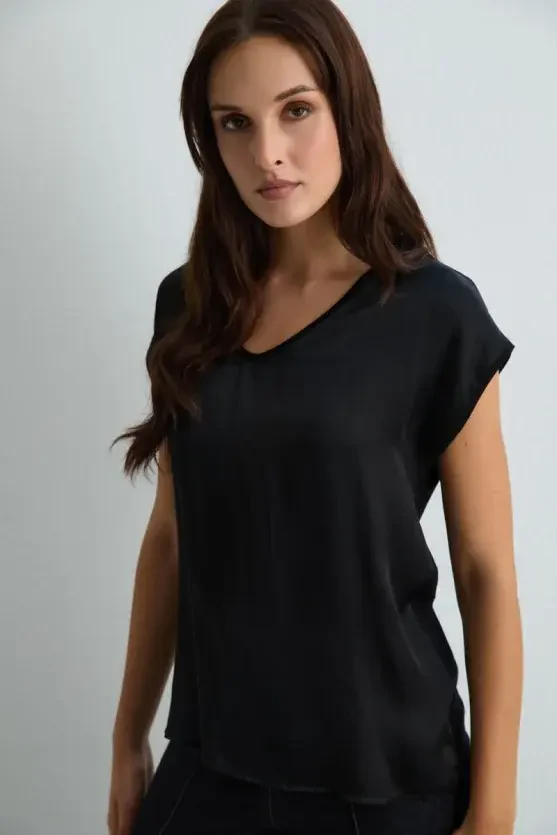 V-Neck Viscose Front Satin T-Shirt - Black - Gusto
