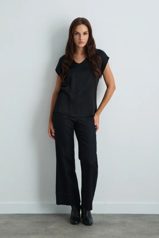 V Neck Viscose Front Satin T Shirt Black - Gusto