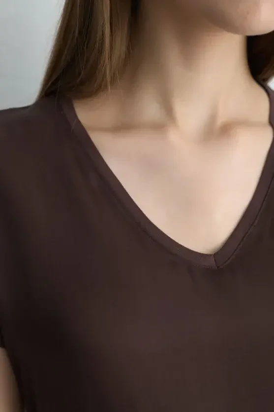 V-Neck Viscose Satin Front T-Shirt - Brown - Gusto