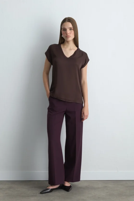 V Neck Viscose Satin Front T Shirt Brown - Gusto