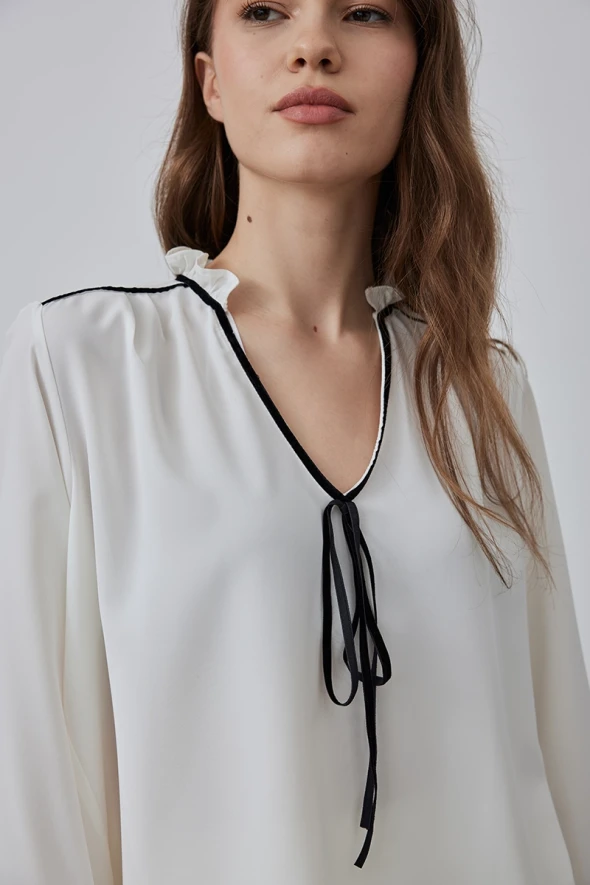 Velvet Blouse with Ruffled Collar - Ecru - 3