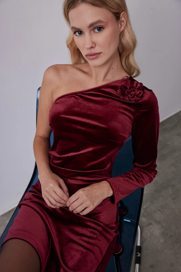 Velvet Dress with One Shoulder Rose Accessories - Burgundy - 5