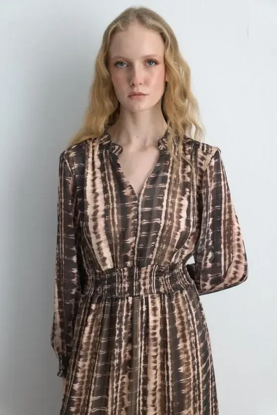 Waist-Fitted Foil Patterned Long Dress - Brown - 4