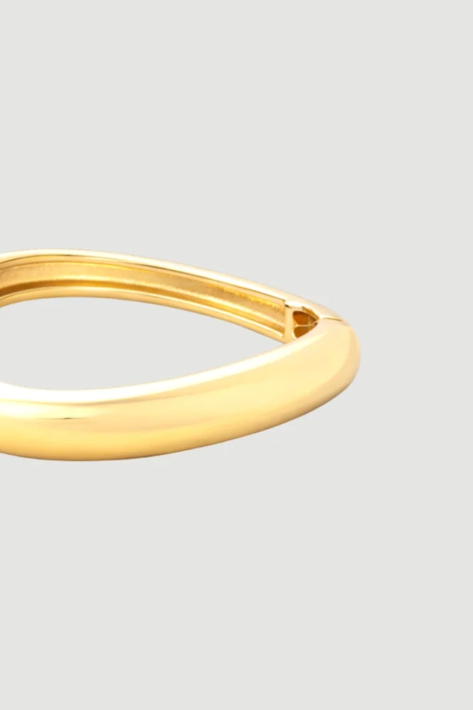 Wave-Pattern Cuff Bracelet - Gold - Gusto (1)