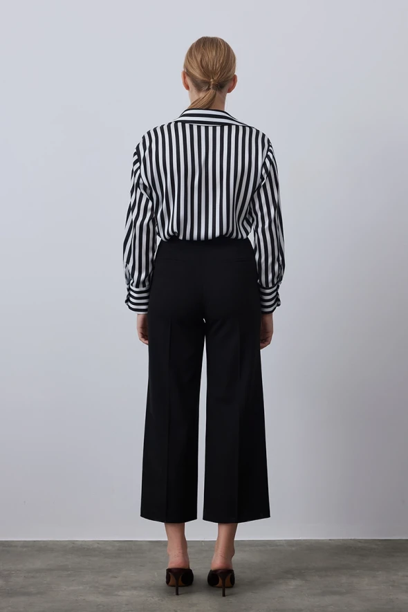 Wide Leg Pants with Belt Buckle - Black - 4