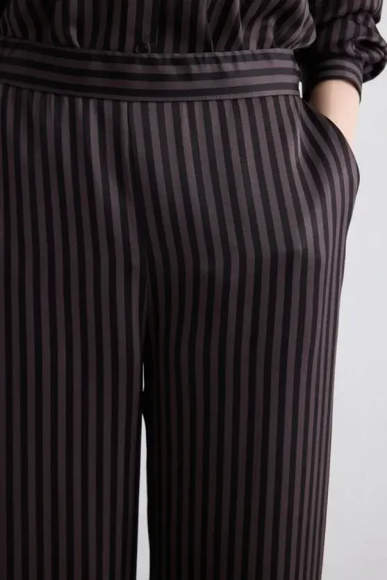 Wide-Leg Satin Pants - Brown - Gusto