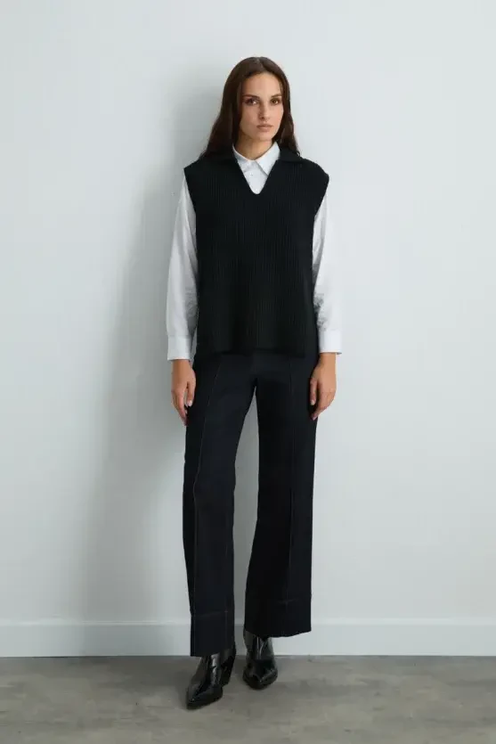 Wool Knit Vest - Black - 2