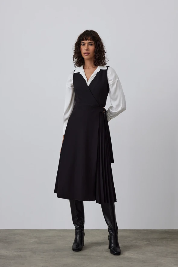 Wrap Cut Dress with Pleated Detail - 4