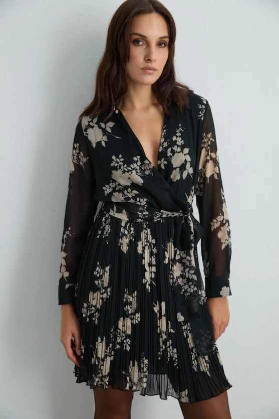 Wrap-Style Pleated Dress - Black - Gusto