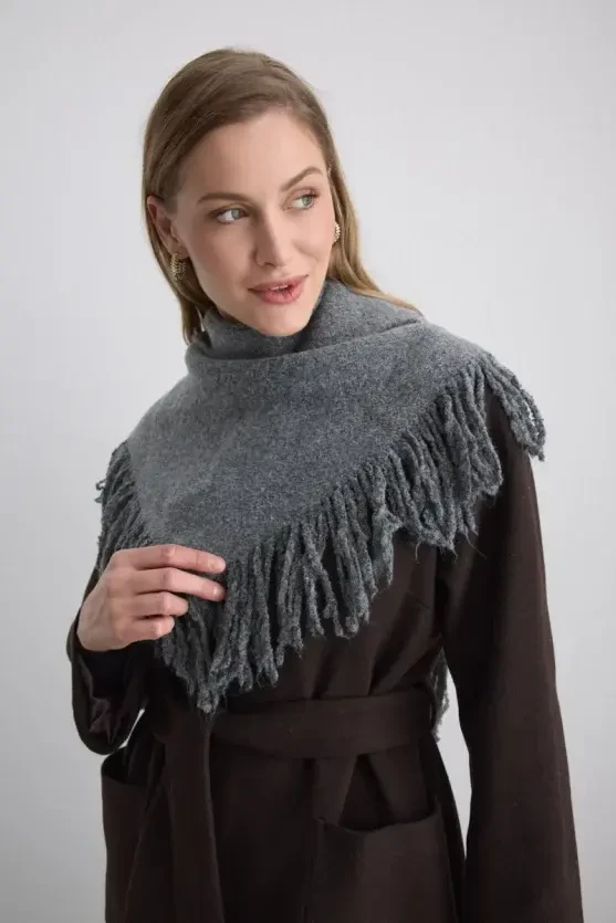 Fringed Triangular Wool Shawl - Gray - Gusto