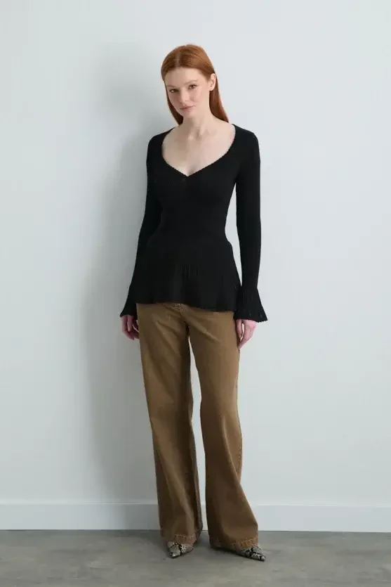 Heart-Neck Ruffle-Detail Knit Blouse - Black - 2