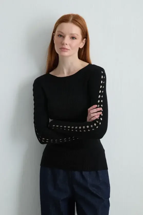 Hole-Detail Knit Blouse - Black - Gusto