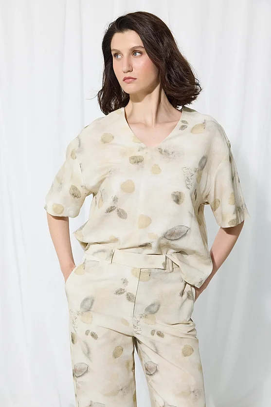 İz Koleksiyonu Eco Print V Yakalı Keten Bluz - Taş - 3