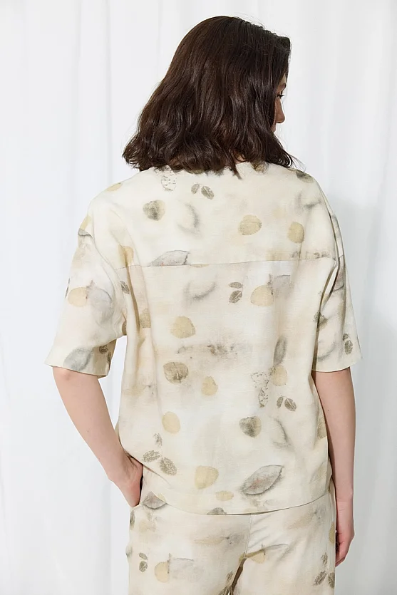 İz Koleksiyonu Eco Print V Yakalı Keten Bluz - Taş - Gusto