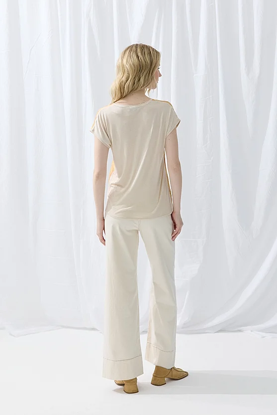 İz Koleksiyonu Eko Print Önü Saten T-shirt - Bej - Gusto