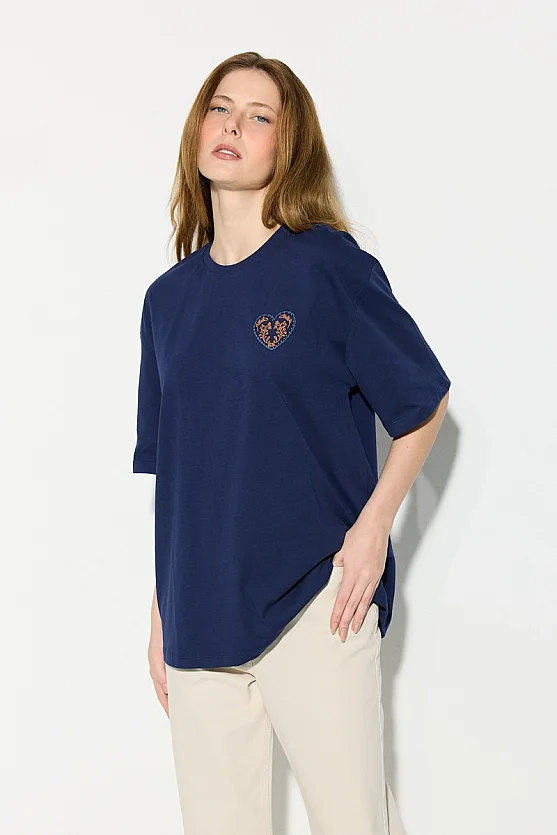 Kalp Nakışlı Oversize Pamuk T-shirt - Lacivert - Gusto