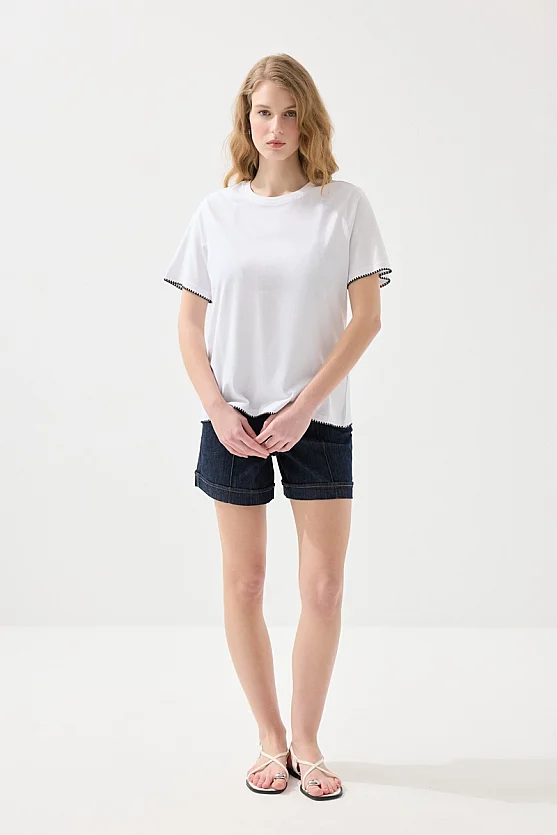 Kontrast Nakış Detaylı Pamuk T-shirt - Beyaz - 3