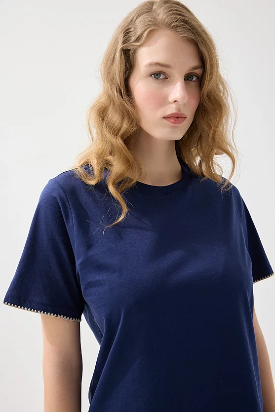 Kontrast Nakış Detaylı Pamuk T-shirt - Lacivert - 3