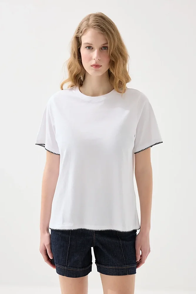 Kontrast Nakış Detaylı Pamuk Tshirt - Beyaz