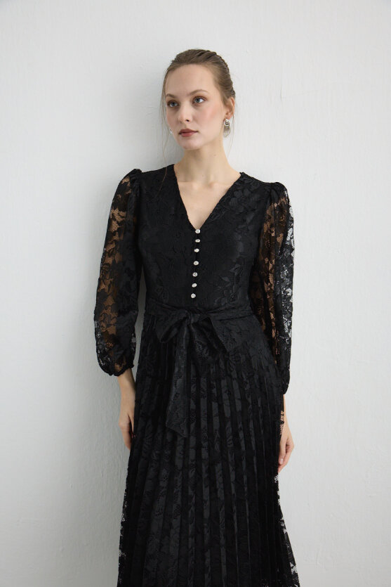 Pleated Lace Long Evening Dress - Black - Gusto