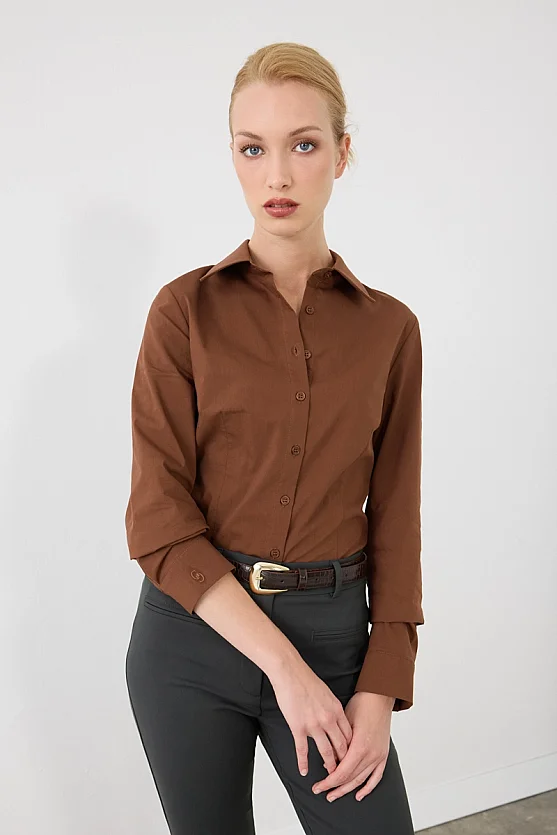 Manşeti Nakış Detaylı Slim Fit Koton Gömlek - Kahverengi - Gusto