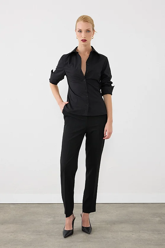 Manşeti Nakış Detaylı Slim Fit Koton Gömlek - Siyah - Gusto
