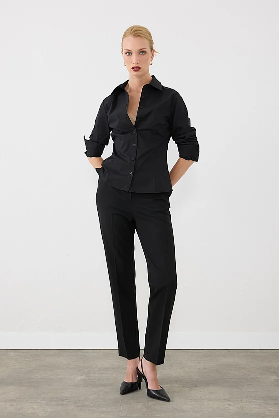 Manşeti Nakış Detaylı Slim Fit Koton Gömlek - Siyah - Gusto