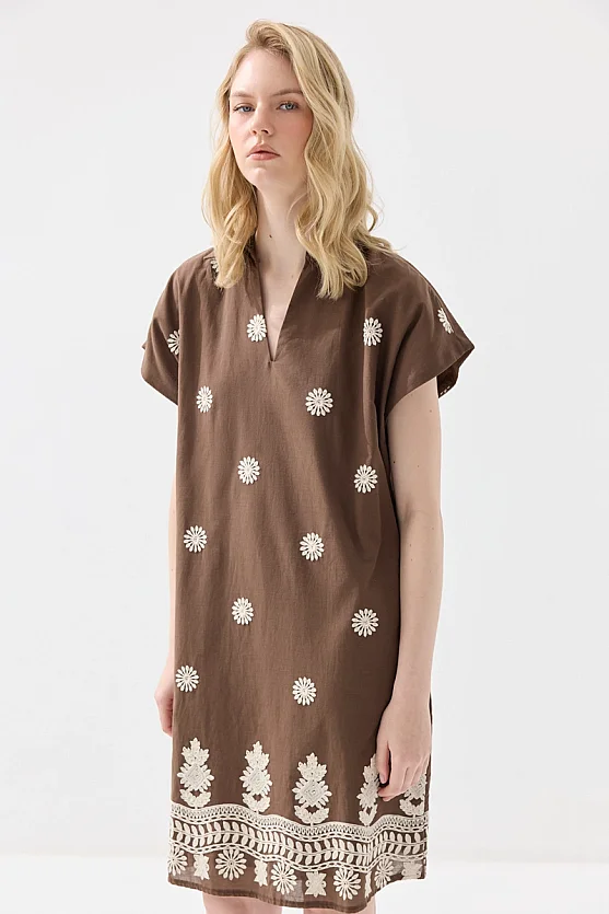 Nakışlı Gömlek Yaka Pamuk Elbise - Kahverengi - Gusto