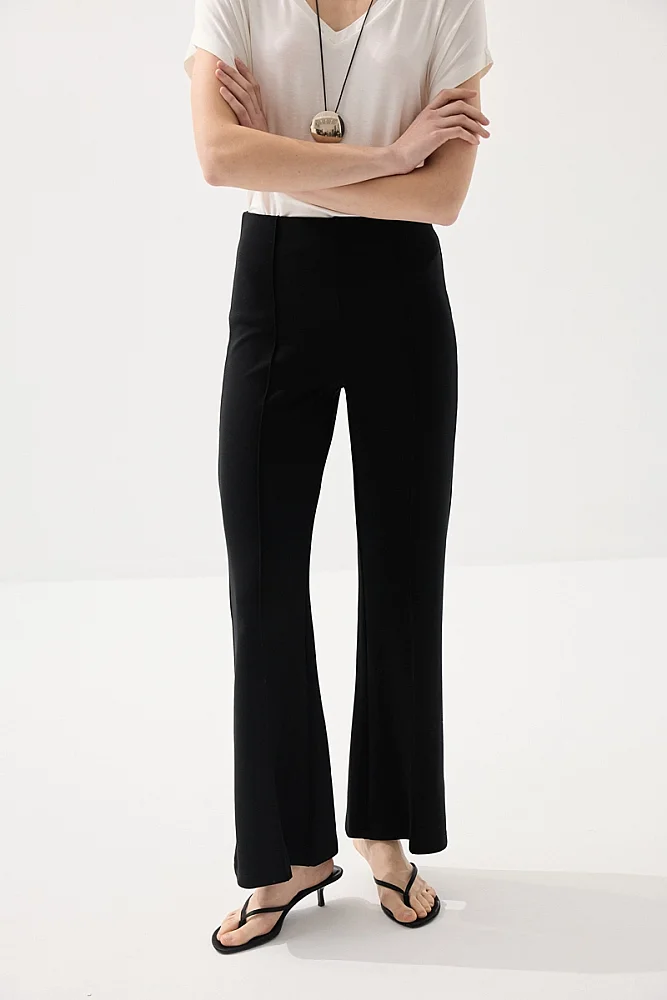 Nervür Detaylı İspanyol Paça Örme Pantolon - Siyah