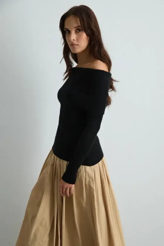 Off-Shoulder Knit Blouse - Black - 4