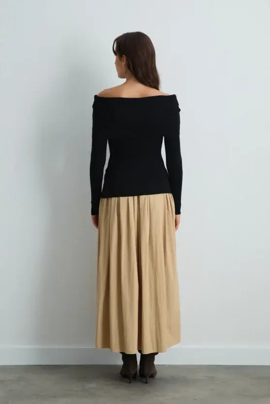 Off-Shoulder Knit Blouse - Black - 6