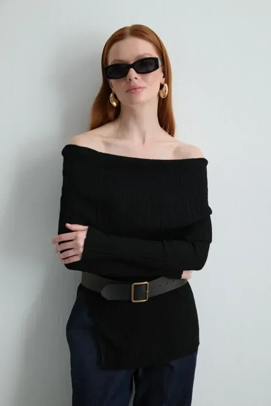 Off-Shoulder Rayon Knit Blouse - Black - Gusto