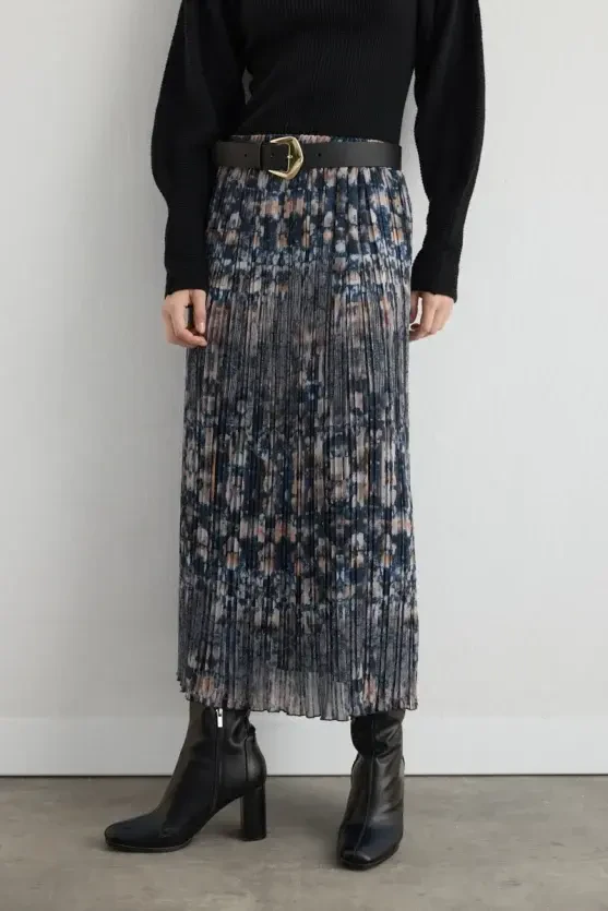 Patterned Long Pleated Skirt - Navy Blue - Gusto