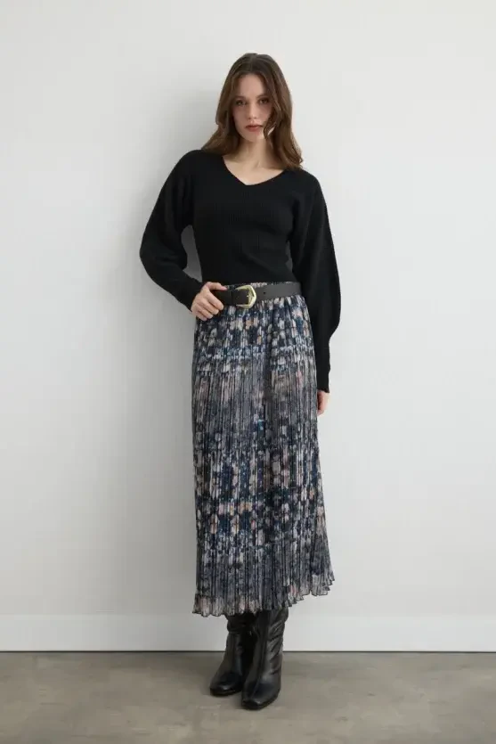Patterned Long Pleated Skirt - Navy Blue - Gusto