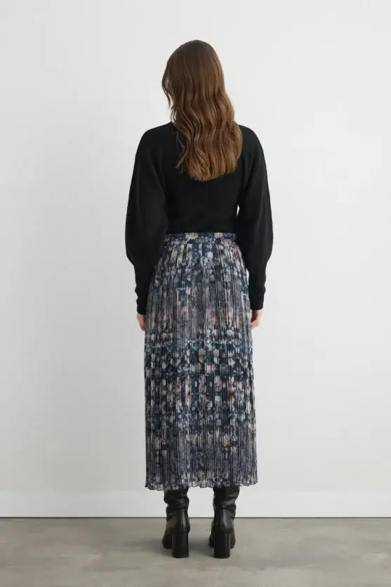 Patterned Long Pleated Skirt - Navy Blue - 7