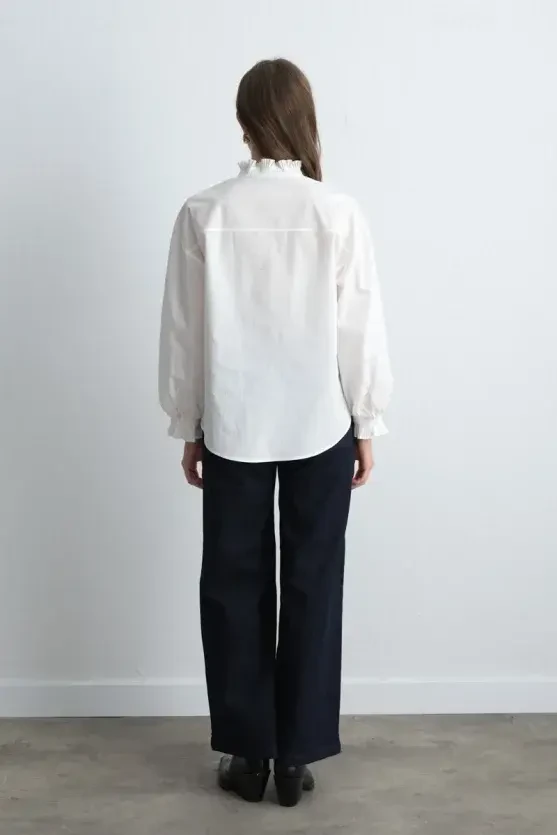 Pleated Collar and Sleeve Cotton Shirt - White - Gusto