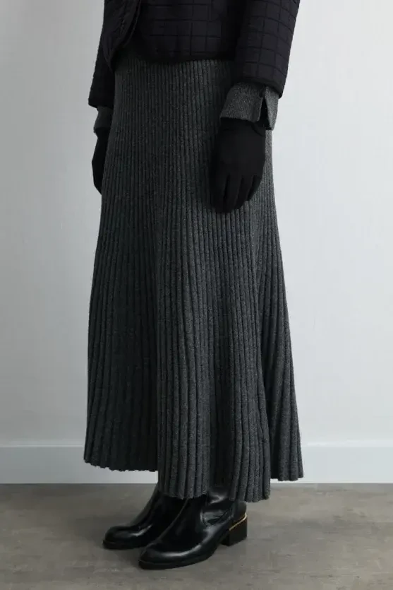 Pleated Wool Knit Skirt - Anthracite - 4
