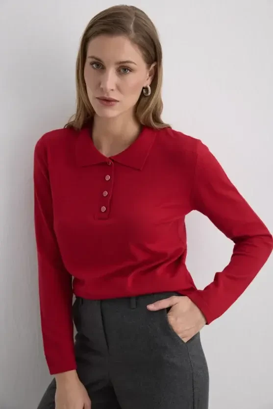 Polo-Neck Buttoned Knit Blouse - Red - Gusto