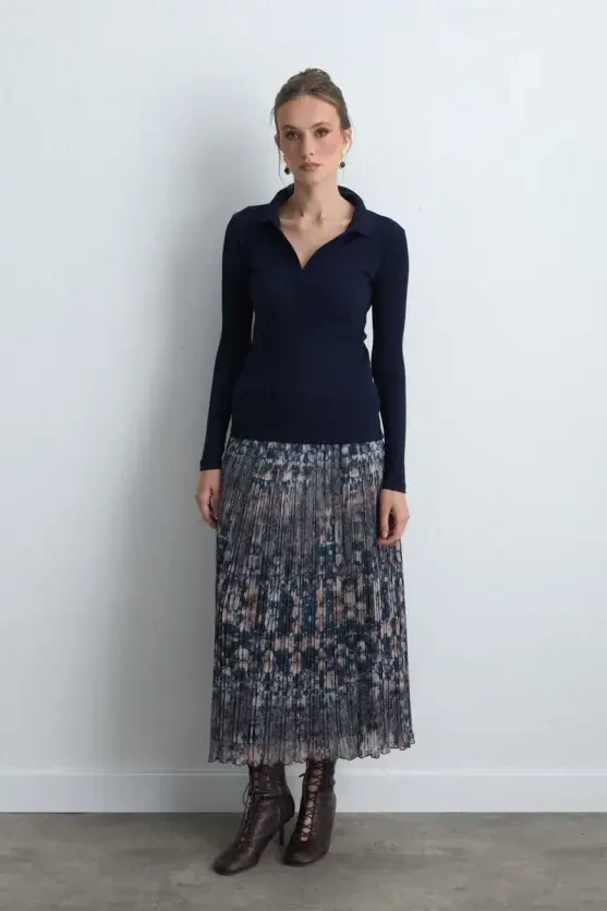 Polo Collar Cotton Knit Blouse - Navy Blue - Gusto