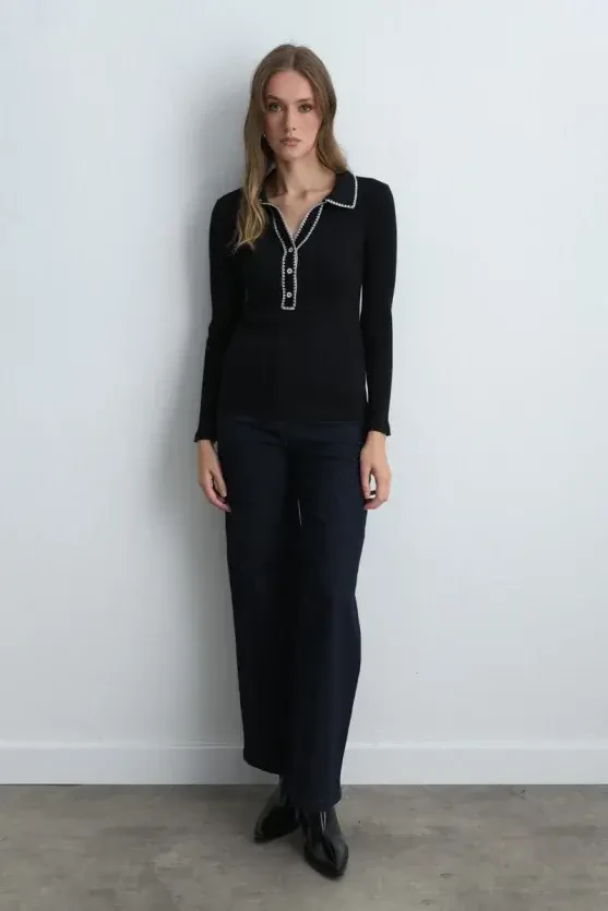 Polo Collar Embroidered Ribbed Blouse - Black - Gusto
