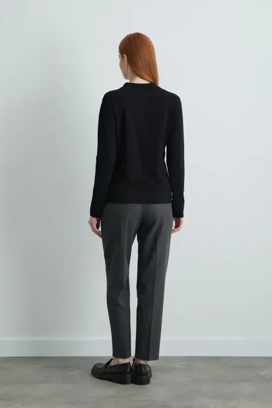 Polo Neck Buttoned Knit Blouse - Black - 4