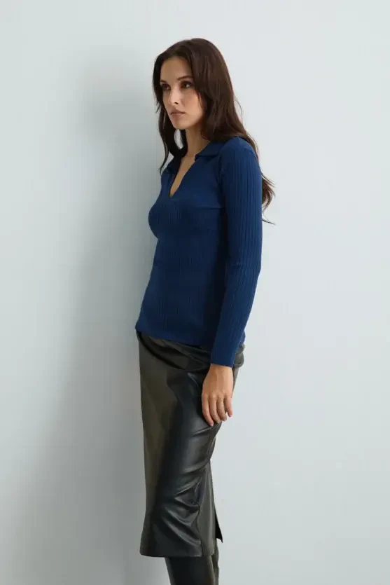 Polo Neck Ribbed Knit Blouse - Navy Blue - Gusto
