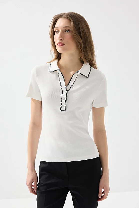 Polo Yaka Nakışlı Ribana Pamuk Bluz - Beyaz - 1