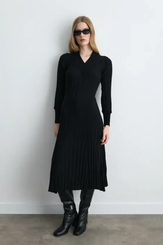 Ribbed Knit Wool Dress - Black - 4