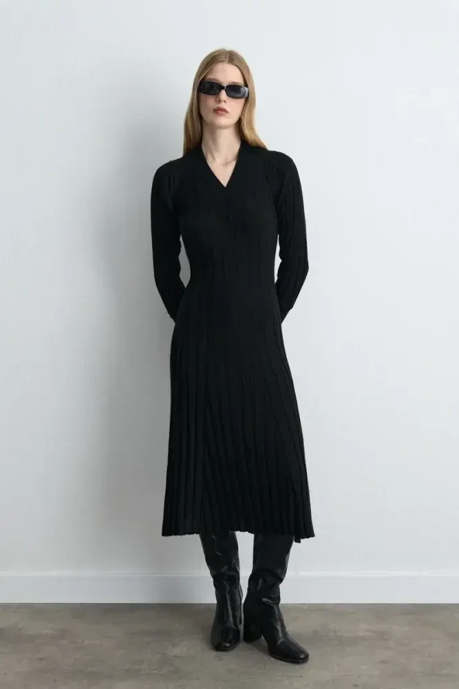 Ribbed Knit Wool Dress - Black Black