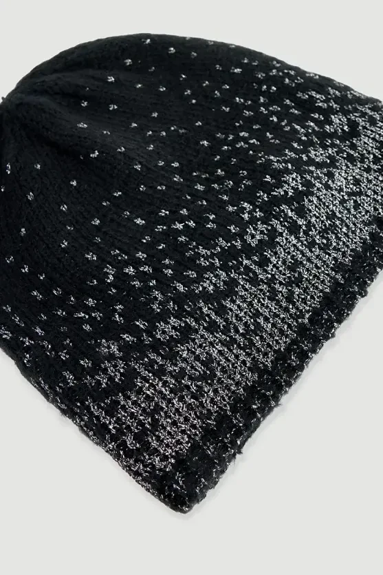 Shimmery Beanie - Black - Gusto