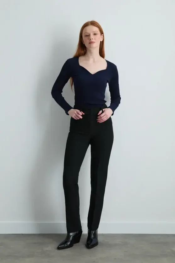Straight-Leg Pants - Black - 4
