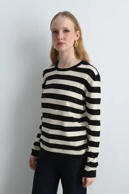 Striped Basic Knit Blouse - Black Black