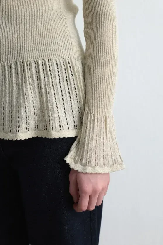 Sweetheart Neck Ruffled Knit Blouse - Gold - 5