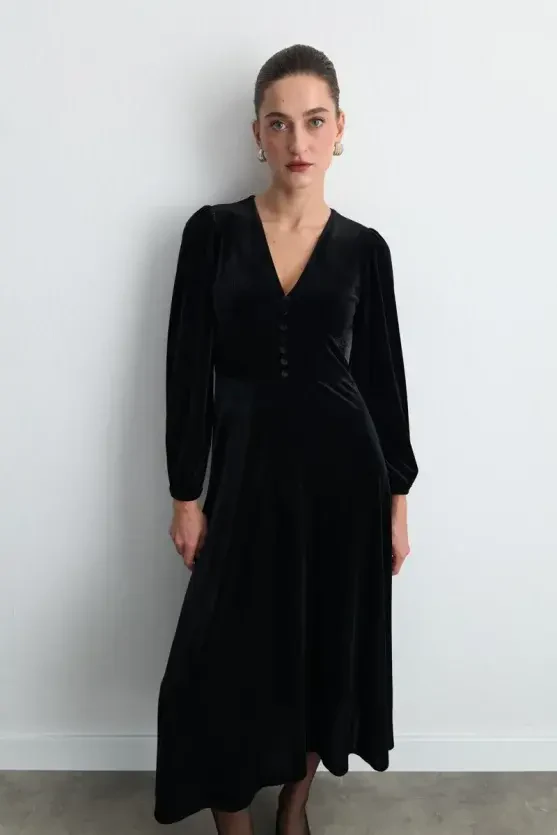 V-Neck Long Velvet Dress - Black - 2